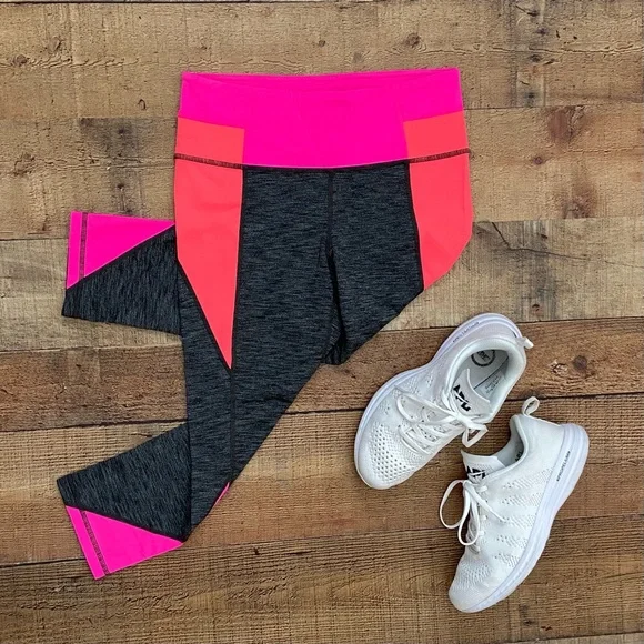 ATHLETA Retro Style Capri Leggings - Picture 1 of 4